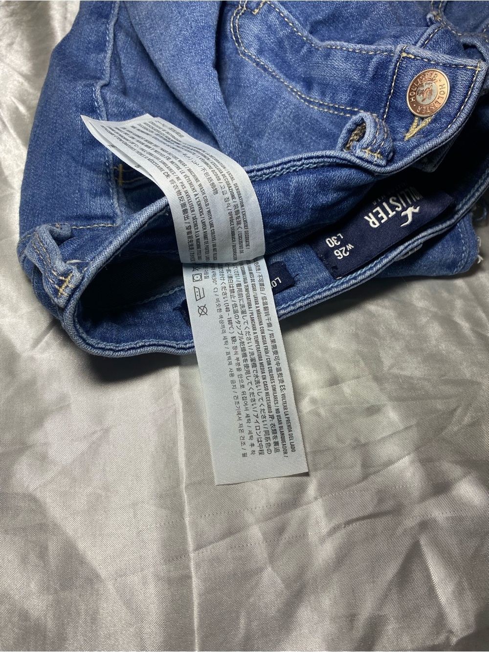 Hollister ripped jeans - Picture 10 of 10
